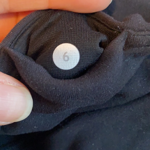 Lululemon Gather and Crow Crop size 6 - Picture 5 of 5